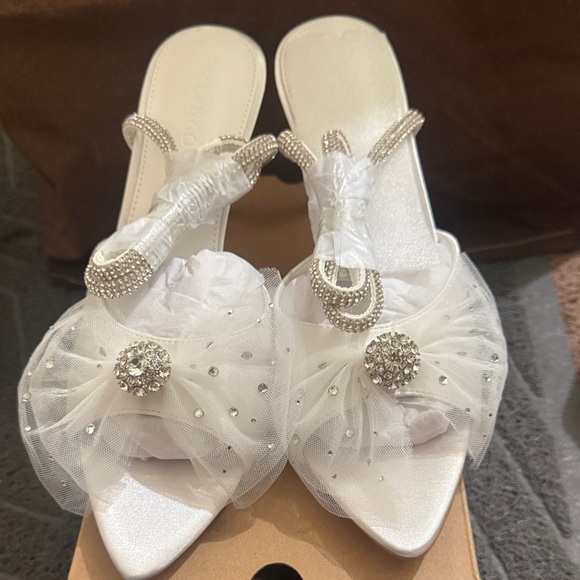 Coutgo Shoes - Chic White Rhinestone Embellished Mules